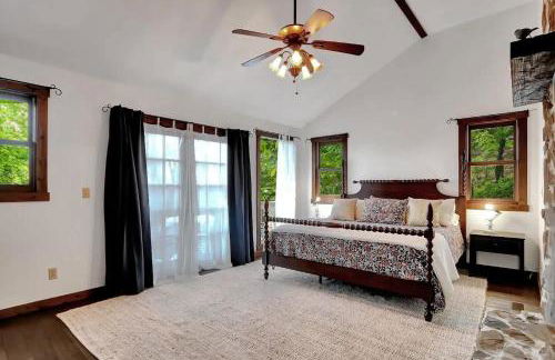 5 Bedroom Suites Hot Tub Jacuzzi Tub & Game Room - Photo 28