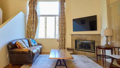 Malibu Nature Escape - 2BR Hideaway Nestled in the Woods, Minutes from the Beach - Foto 2