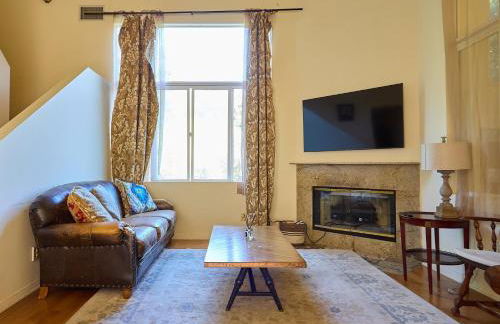 Malibu Nature Escape - 2BR Hideaway Nestled in the Woods, Minutes from the Beach - Foto 2