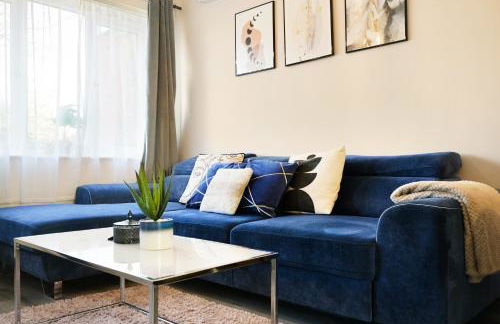 Bright 2BR Aylesbury Home, Sleeps 4, Parking, Work, Leisure, Friendly - Foto 19