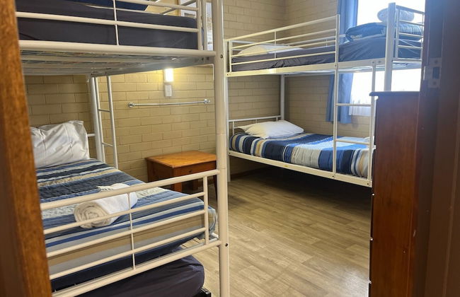 Emu Beach Chalets - Photo 10