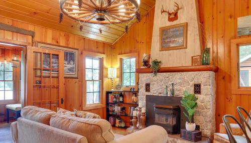 Lakefront Cabin with Private Dock and Fire Pit! - Foto 4