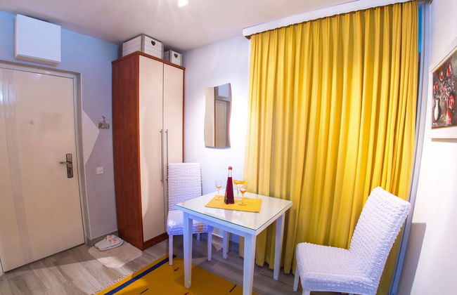 Yellow Lilly Mostar Apartment - Photo 8
