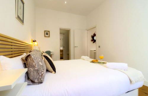 Chamberi Boutique - Photo 28