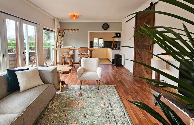 Beautiful Holiday Home With Spacious Garden - Photo 12