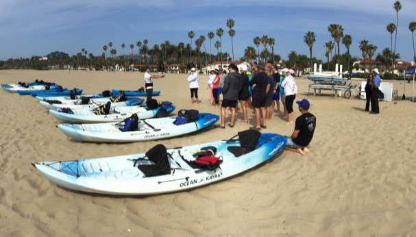 Kayaks en la playa de Santa Bárbara