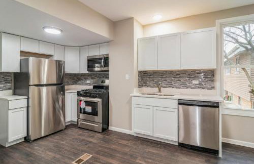 Modern Retreat, Double lot with Pergola, Fire pit, Game room, 5 min to Brookfield Zoo - Foto 14