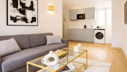 Arc de Triomphe - Deluxe studio - Foto 4, storage, wardrobe, toaster