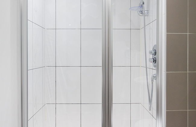 Live in Leeds Sky Penthouse - Photo 12