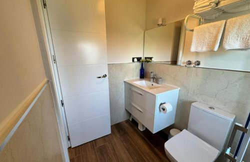 APARTAMENTOS LOS MANZANOS - Photo 37