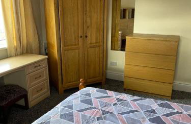 Spacious, Sleeps 18, 3 Bathrooms, Parking, Park, Mansfield - Foto 26