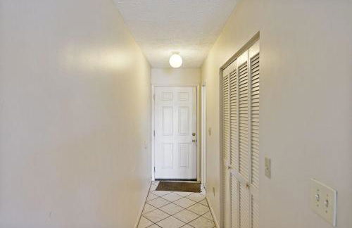 Studio - Lullwater 299 bottom floor No Elevator! - Photo 9