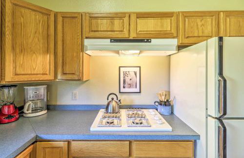 Quiet Trego Resort Home with Lake, Pavilion and Trails - Foto 12