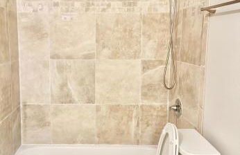 Chic Home with Expansive Backyard- duplex back unit - Foto 10