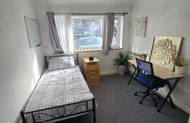 Charming Highworth,Swindon Stay, Wi-Fi Car park - Foto 3