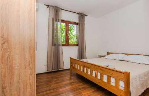 Gorgeous Home In Popovici With Wifi - Photo 24