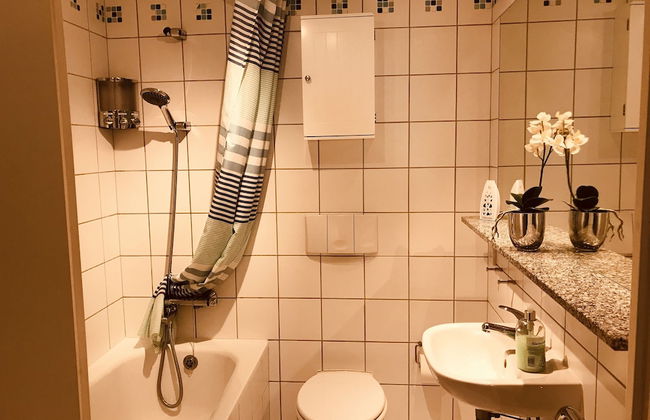 2 Bedroom Luxe Dockland Apartment with Parking - Foto 2