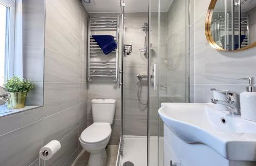 Heartland House, 7 Spacious Bedrooms Sleeps 4 plus, near NEC, JLR,BHX - Foto 35