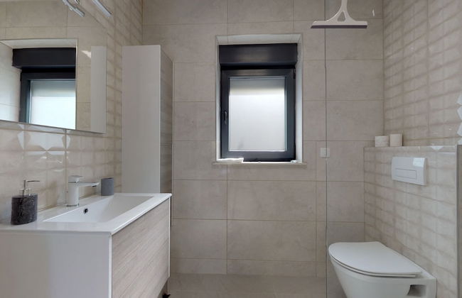 2 Bed House - Sleeps 4 - Hottub - Garden - Parking - Foto 6