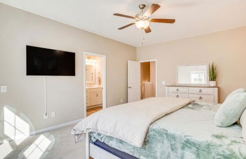 Coastal Beaufort Abode - Pool Access, Near Beaches - Foto 11