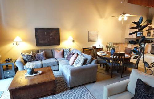 2BR 2BA Spacious Townhome Sleeps 6 with Spa Sauna - Foto 8