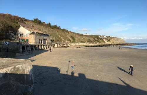 Unique seafront 2 bedroom 2 bathroom apartment - Foto 37