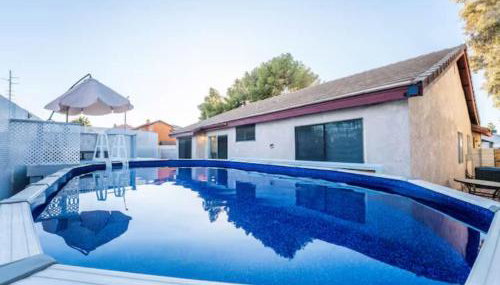 Private Oasis with Pool - Foto 2