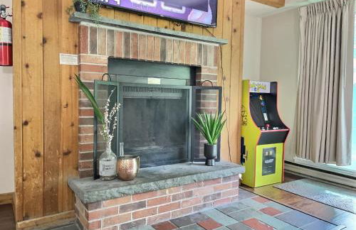 The Grizz AC Pool Sauna Gym Near Resort - Photo 23