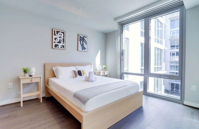 Bright Apartment with Great Amenities - Foto 10