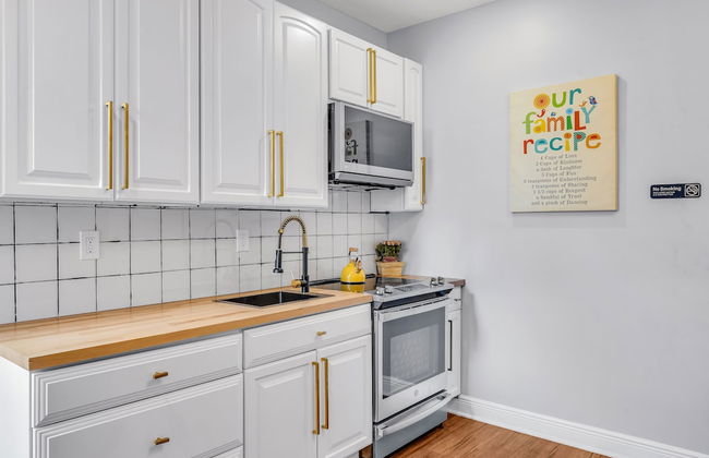 Brewerytown Balcony Retreat W Oxford 1BR - Foto 18