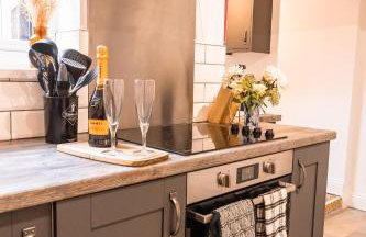 Bright and Well-Kept 3-Bed Property! Free Parking - Foto 19