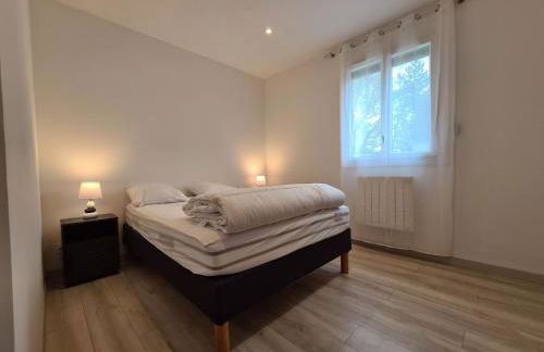 Grande Maison au Bord d'un Lac avec Spa, Jardin Clôturé et Proche du ZooParc de Beauval - FR-1-591-336 - Foto 10