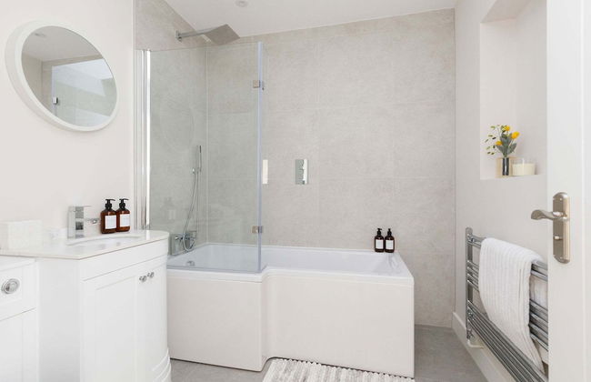 Beautiful 4-bed Close to South Downs Goodwood - Foto 32