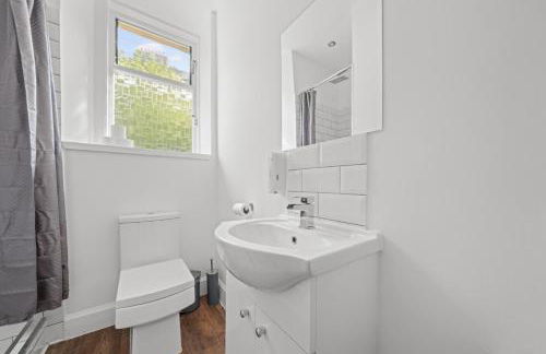 Modern Holyrood 1 Bedroom Apartment - Edinburgh - Photo 12