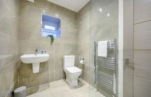 Spacious 6 Bedroom Escape with Hot Tub, Games Room & Karaoke in Yorkshire - Foto 63