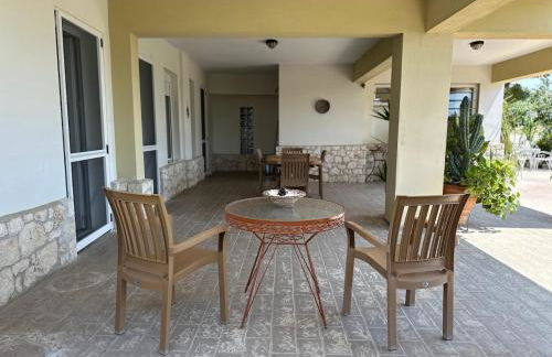 Comfortable Home - Photo 11