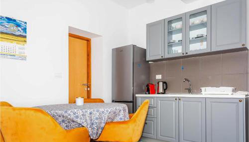 2 Bedroom Awesome Home In Desne - Foto 4