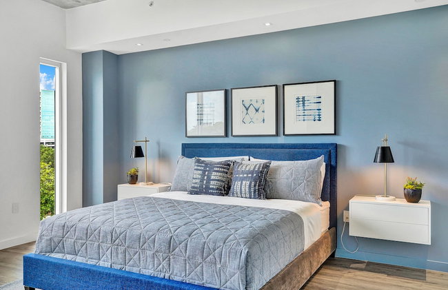 Design District Suites - Photo 15