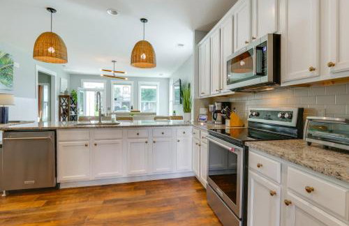 Coastal Home with Yard Less Than 1 Mi to Old Town Bluffton! - Photo 9