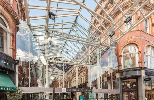 Shoppers Oasis - Heart of Leeds City Centre - Pass the Keys - Foto 45