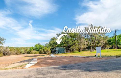 Efficiency-Style Cabin with Spa Lovely for a Couples Escape in Hunt, Texas - Foto 30