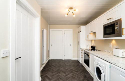 3 Bed House with Driveway- by Holiday Homes - Foto 7