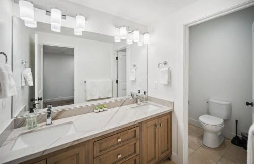 Luxe Family Retreat with Private Pickleball a Large Swim Spa indoor Movie Theatre 2 Outdoor Firepits a Home Gym and more - Foto 32