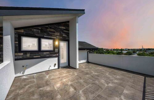 Resort vibe with Pool and Hot tub Downtown skyline views - Photo 62