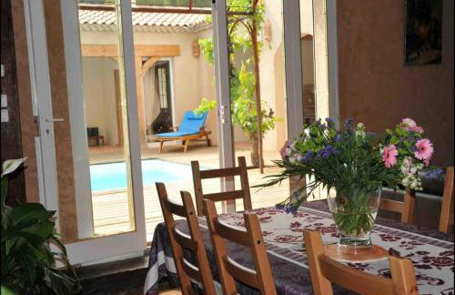 Mas Provençal 8 pers climatisé, 3 chambres avec salles de bains, piscine privée - Foto 4