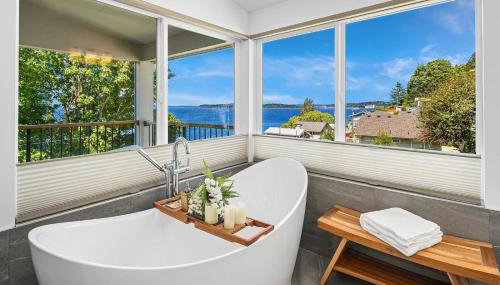 Luxury 6 BR Mansion w Water Views & Walk to Beach - Foto 5