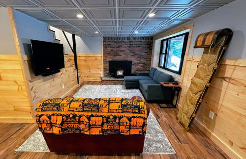 5R Cozy log chalet in fantastic location. Ski, snowshoe, fish, explore! AC, pet friendly! - Photo 15