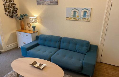 Spacious 1 Bedroom Apartment near Seafront - Photo 9