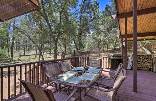 Deck with Wooded Views Rustic-Chic Prescott Cabin! - Foto 21