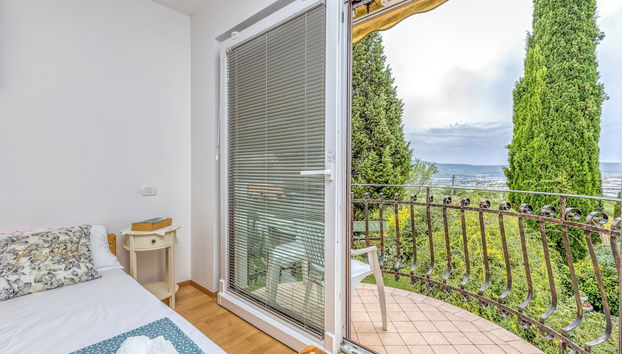 House In The Vineyards - Photo 4, Room